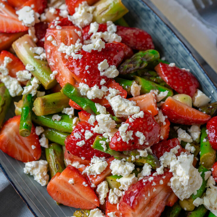 Grüner Spargelsalat mit Erdbeeren und Feta - Einfach Malene