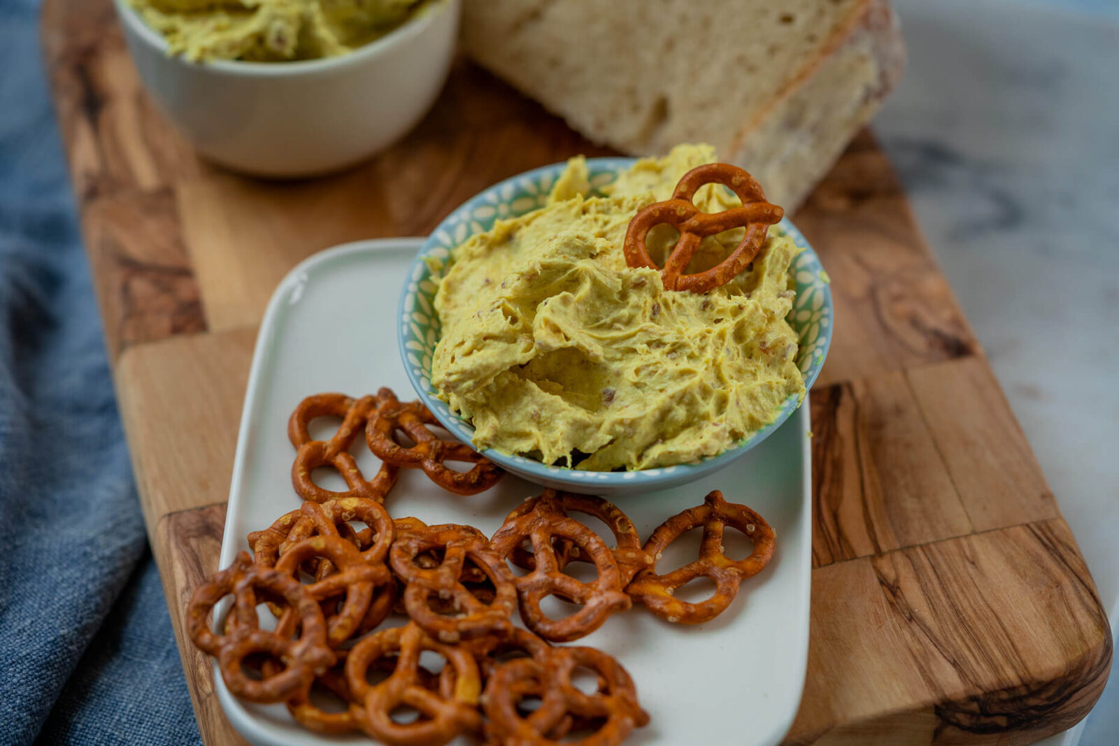 Geheimtipp Curry Dattel Dip - schneller Dip zum Snacken - Einfach Malene