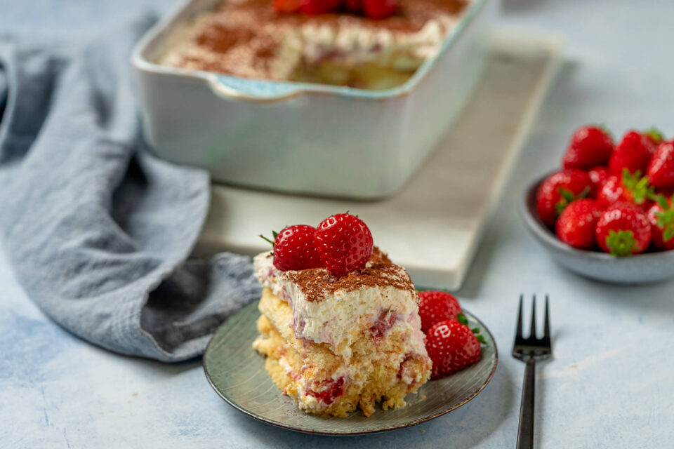 Erdbeer Tiramisu - super leckeres Dessert mit Mascarpone, Quark (und ...