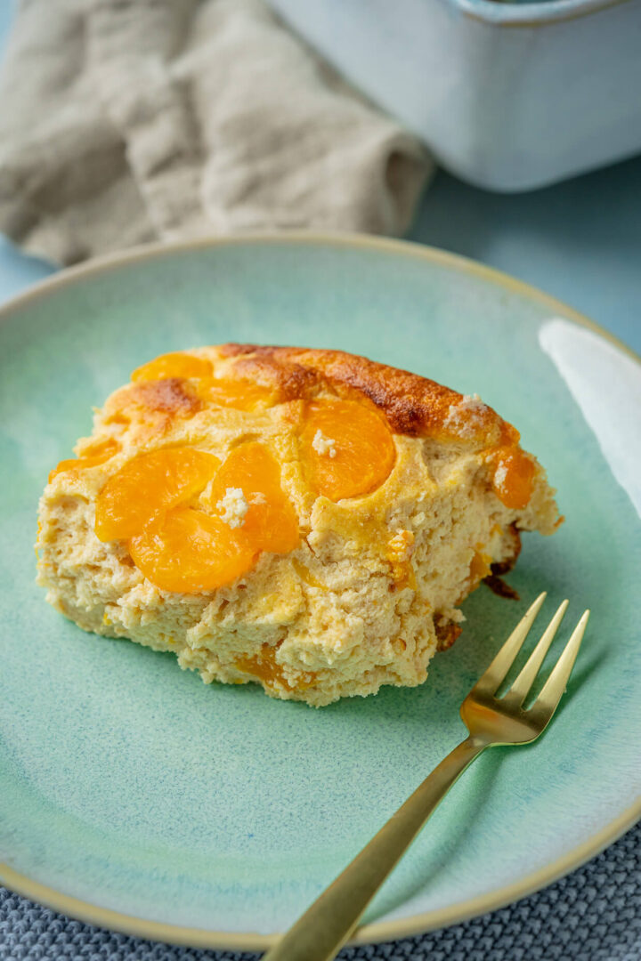 Quark Grieß Kuchen mit Obst - köstlicher Low Carb Käsekuchen - Einfach ...