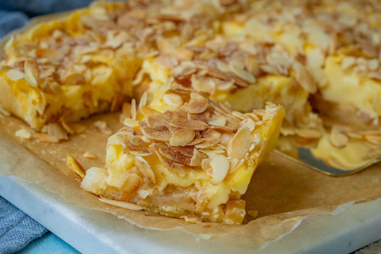 Omas Apfel Schmand Kuchen backen - Kuchen vom Blech Rezept