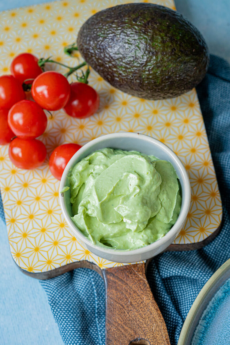 Einfaches Rezept für Avocado Creme mit Knoblauch - cremig fein