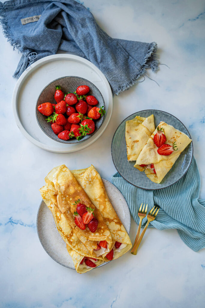 Gefüllte Crêpes - tolles Dessert mit Erdbeeren