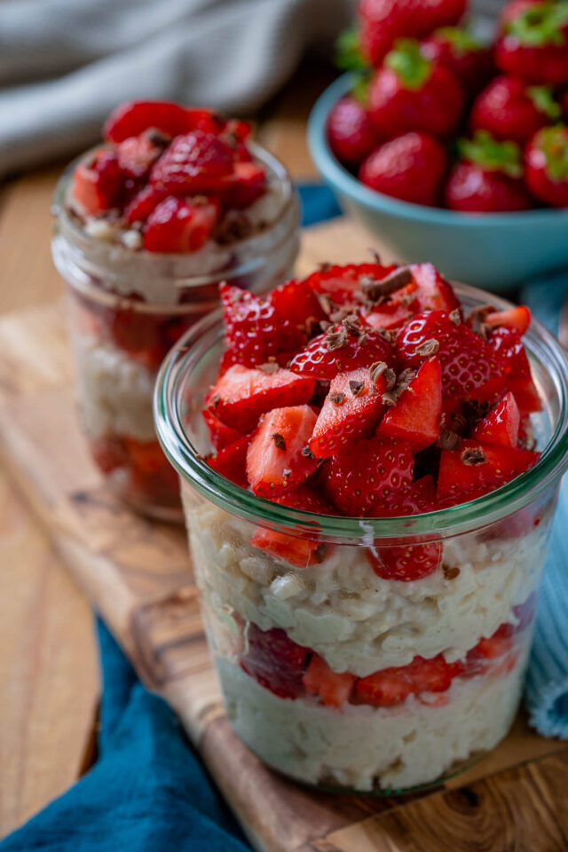 Veganer Milchreis mit Erdbeeren - so einfach ist das Grundrezept