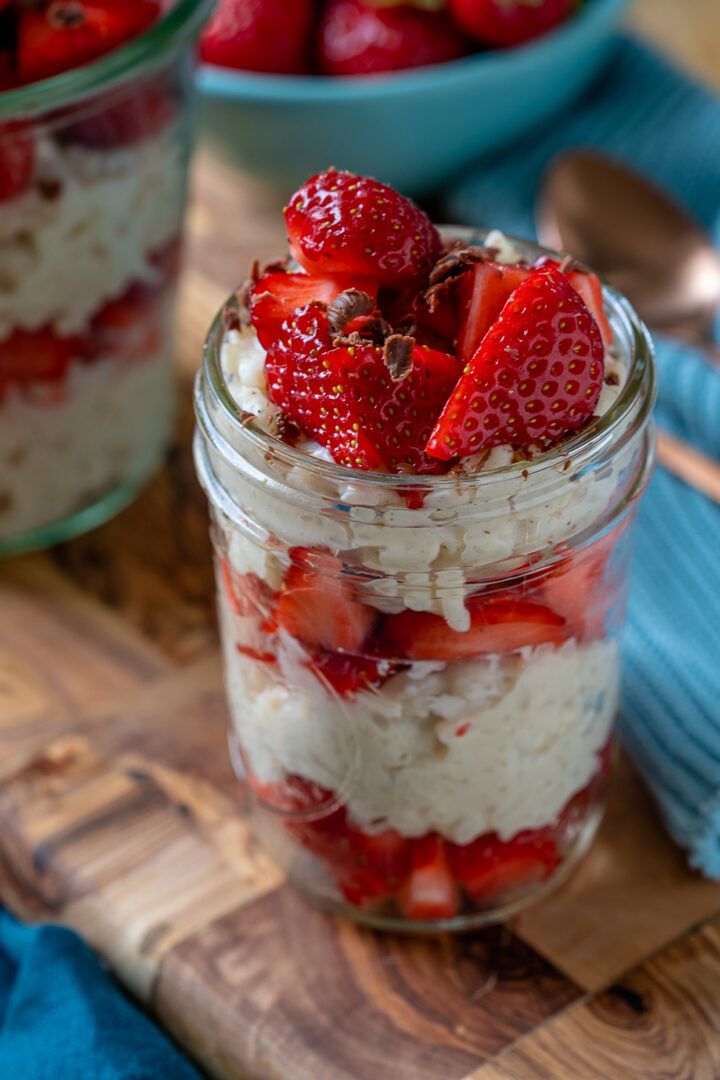 Veganer Milchreis mit Erdbeeren - so einfach ist das Grundrezept