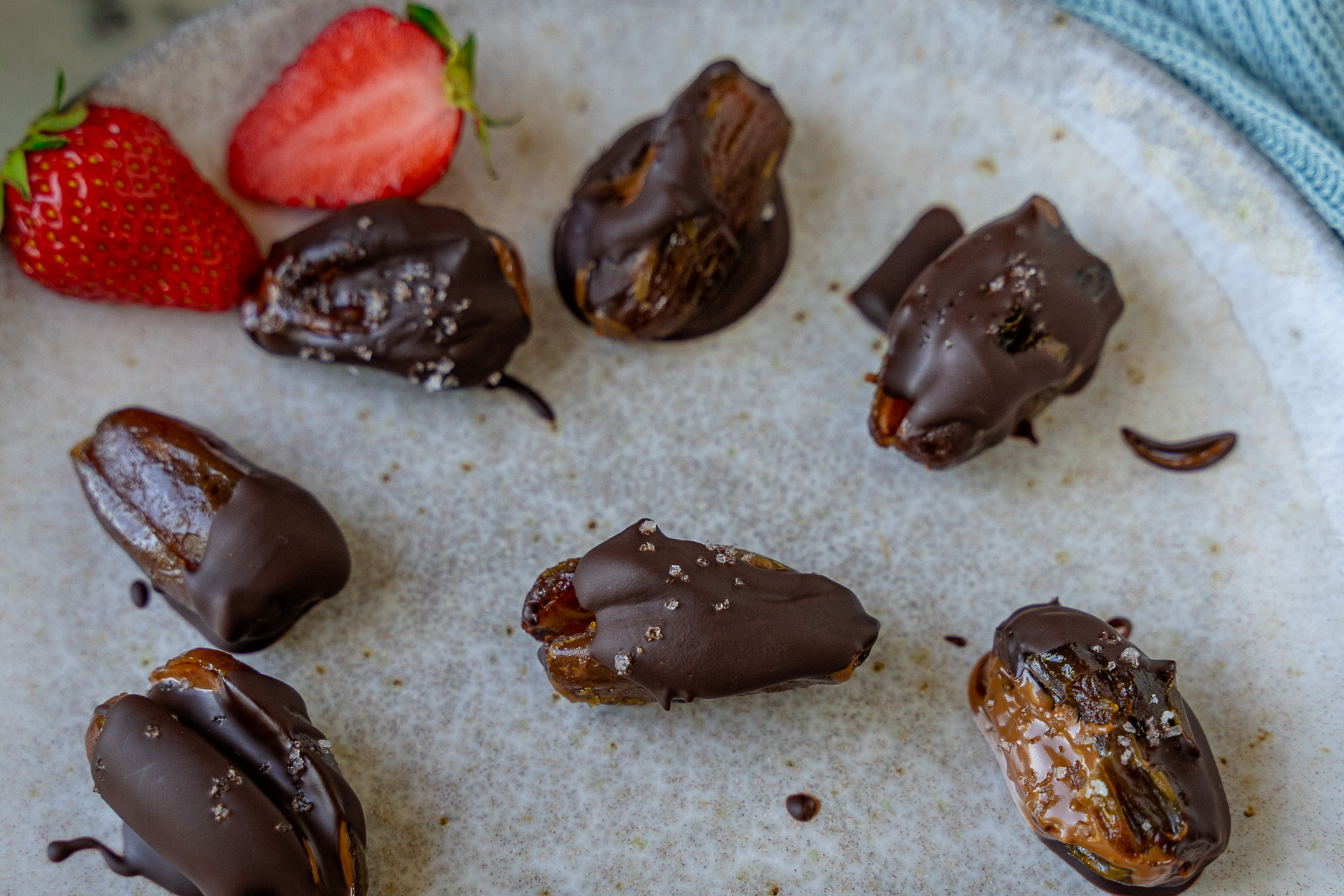 Schneller Snack ohne Zucker - Dattel in Schokolade - Dattel Bites