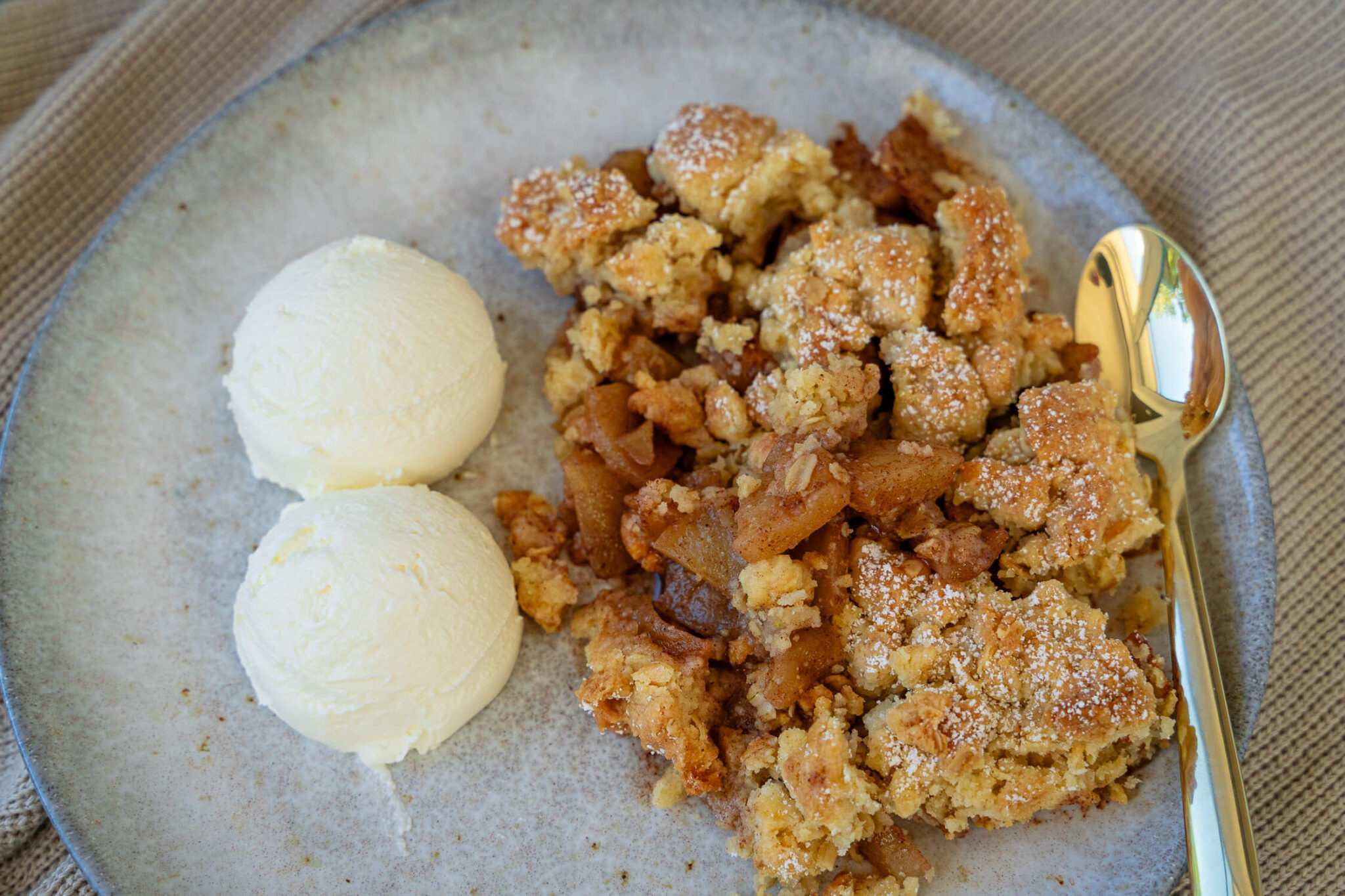 Apfel Crumble backen - einfaches Apple Crumble Rezept