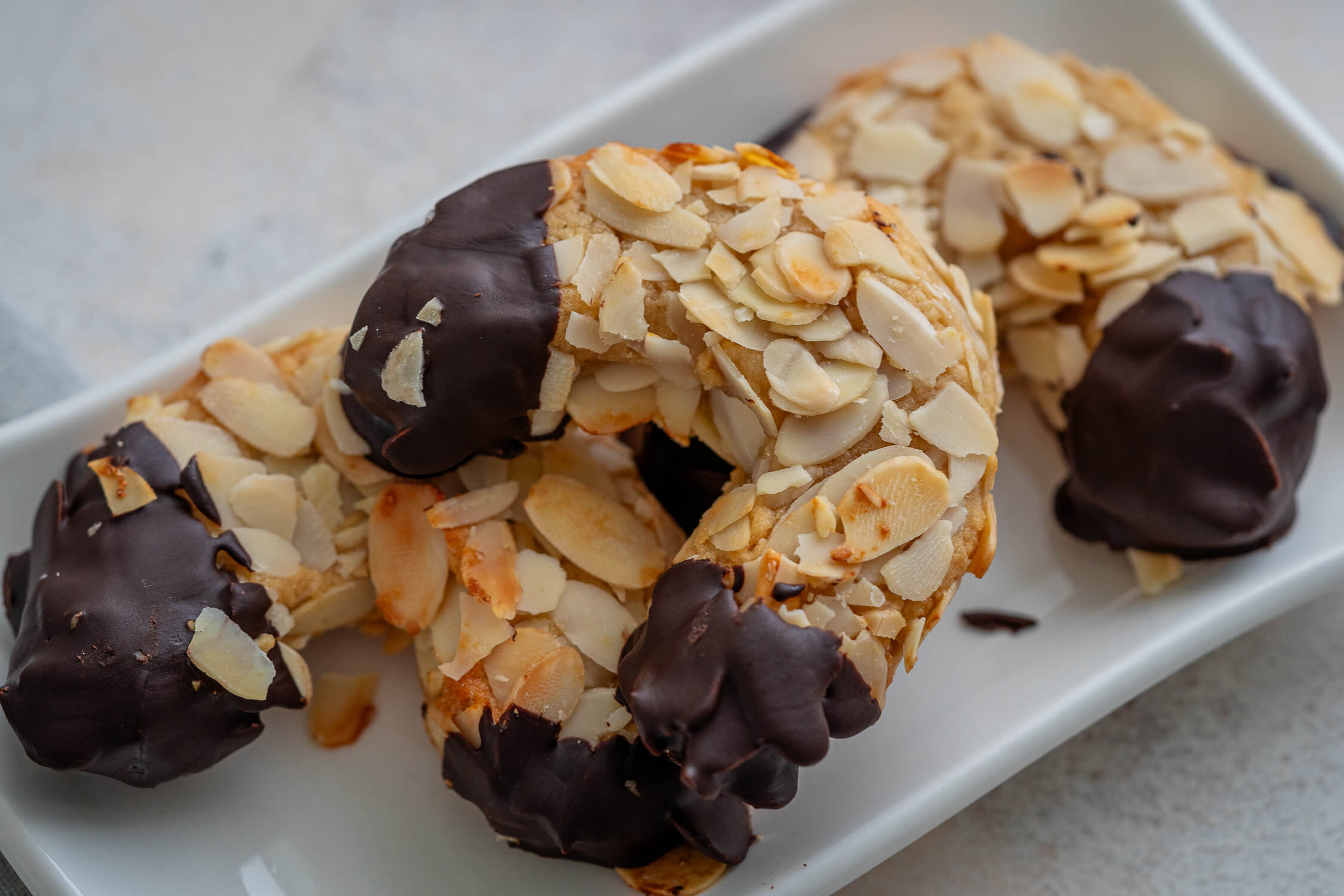 Mandelhörnchen - einfaches Rezept mit Marzipan (vegan) - Einfach Malene