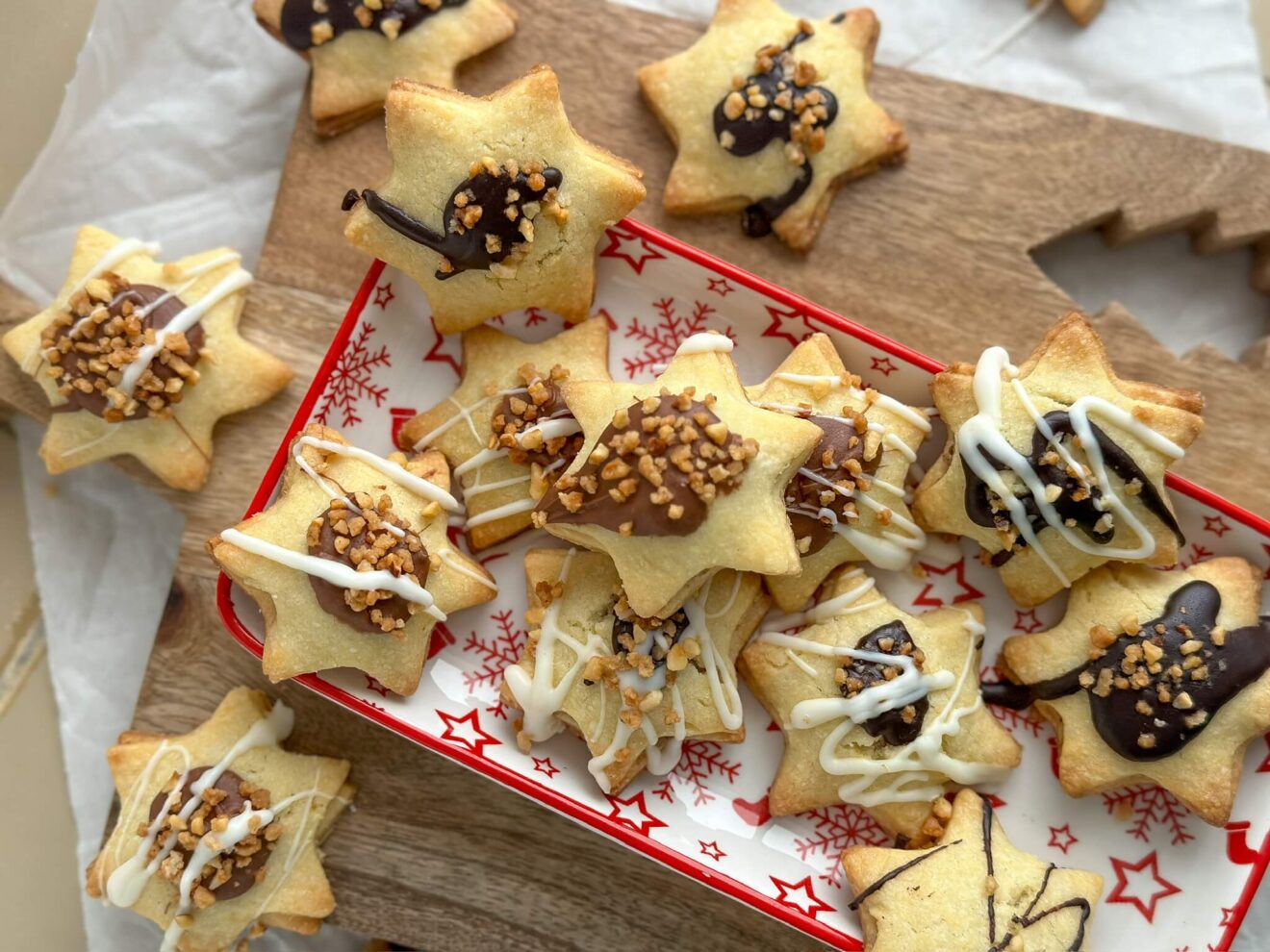 Haselnuss Sterne - leckere Weihnachtsplätzchen mit Nussfüllung ...