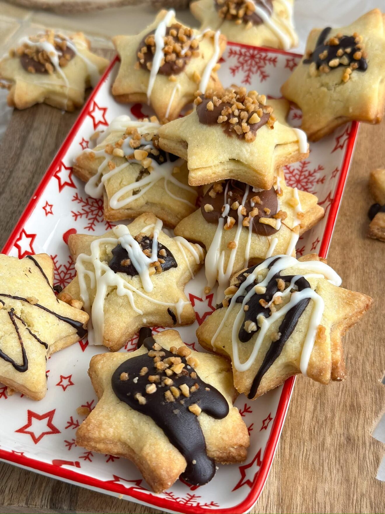 Haselnuss Sterne - leckere Weihnachtsplätzchen mit Nussfüllung ...