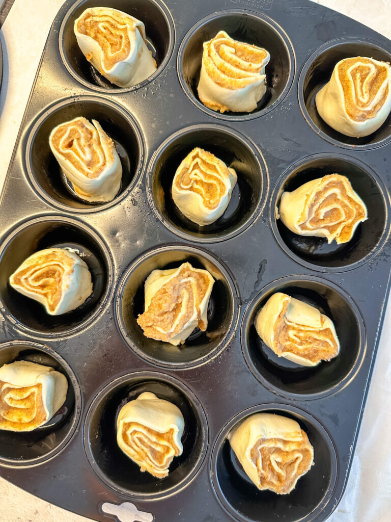 Blätterteigschnecken im Muffinblech Backen 