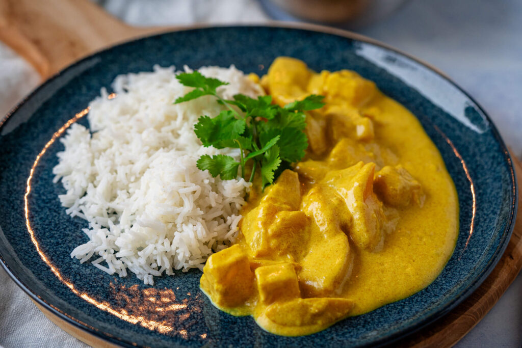 20 Minuten Rezept: Reis mit fruchtigem Curry