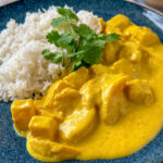 Vegetarisches Curry mit Ananas und Pfirsich