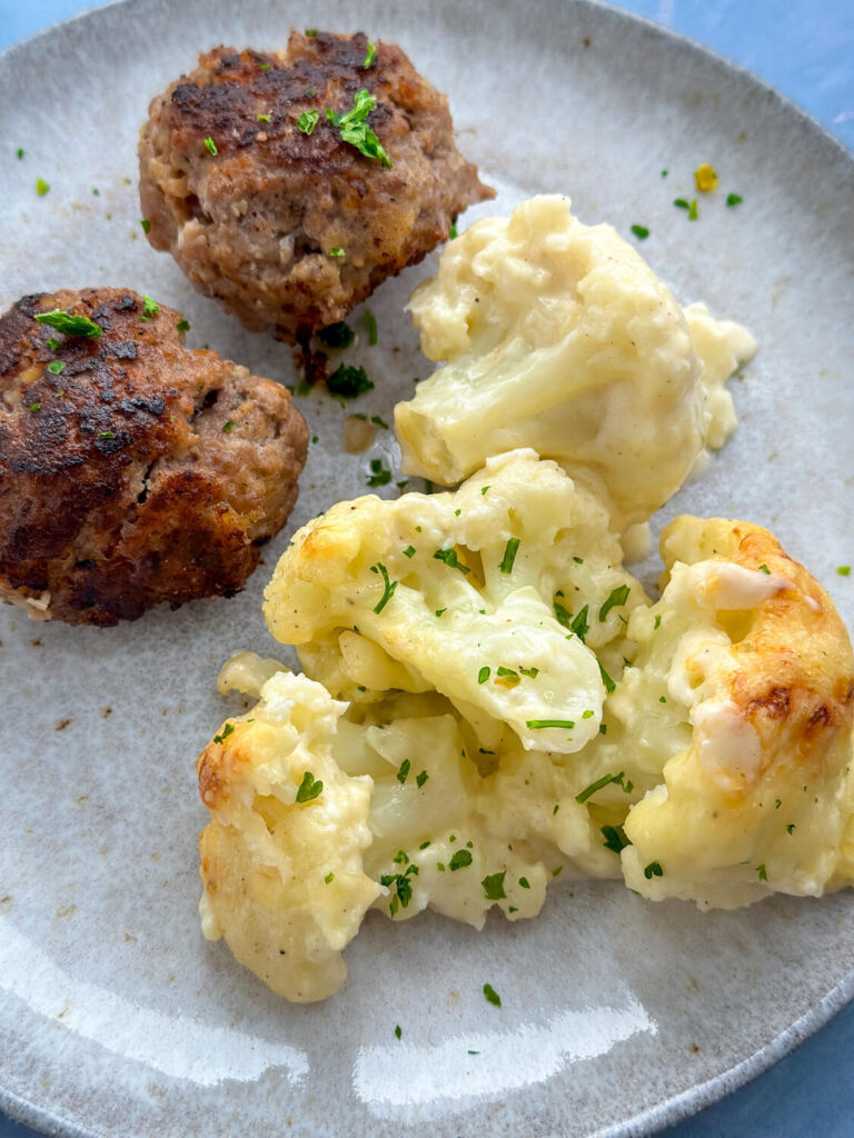 Blumenkohl Gratin zu Frikadellen 