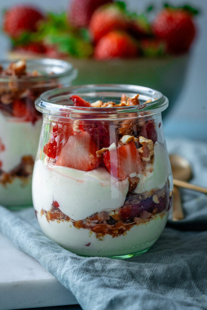 Erdbeer Brezel Schichtdessert im Glas