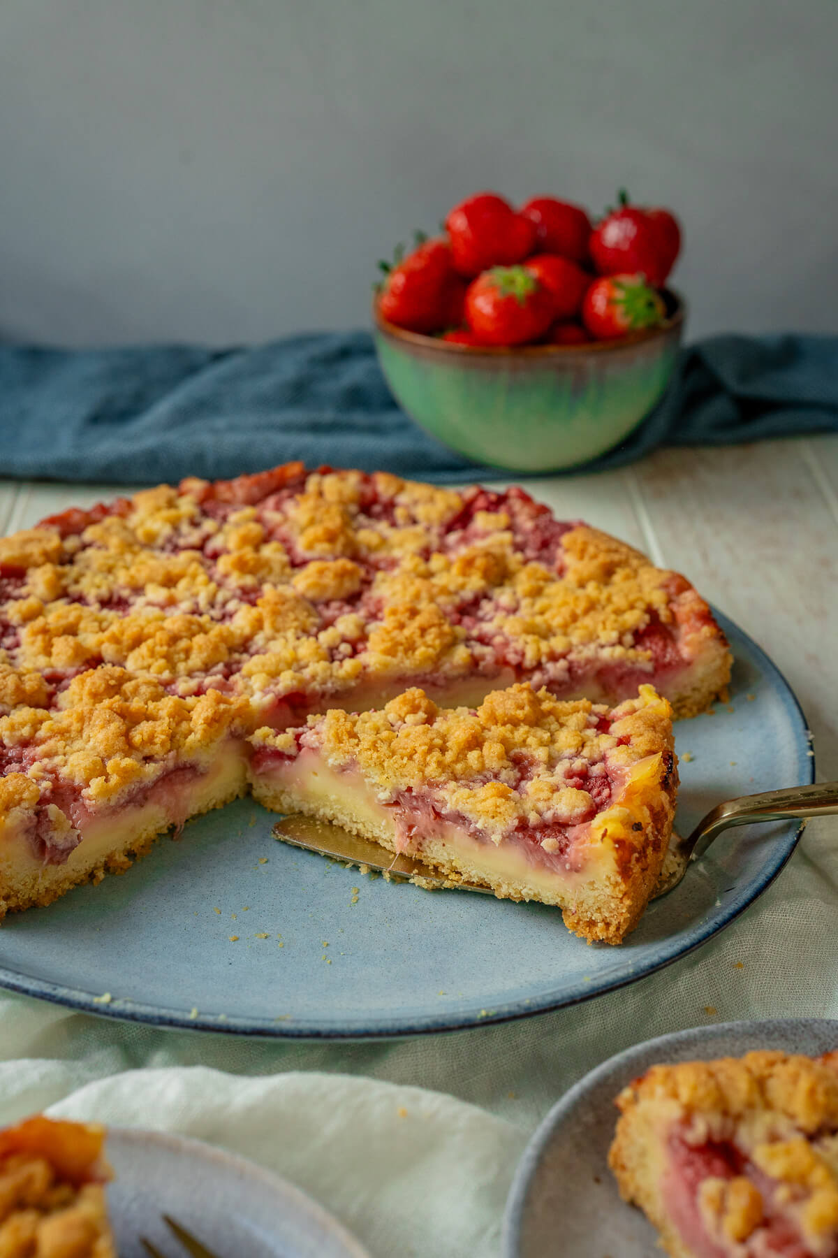 Erdbeer Pudding Streuselkuchen