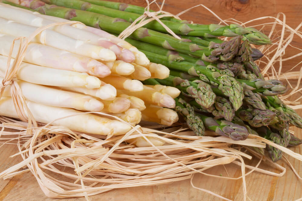 Grüner und Weisser Spargel als Bund