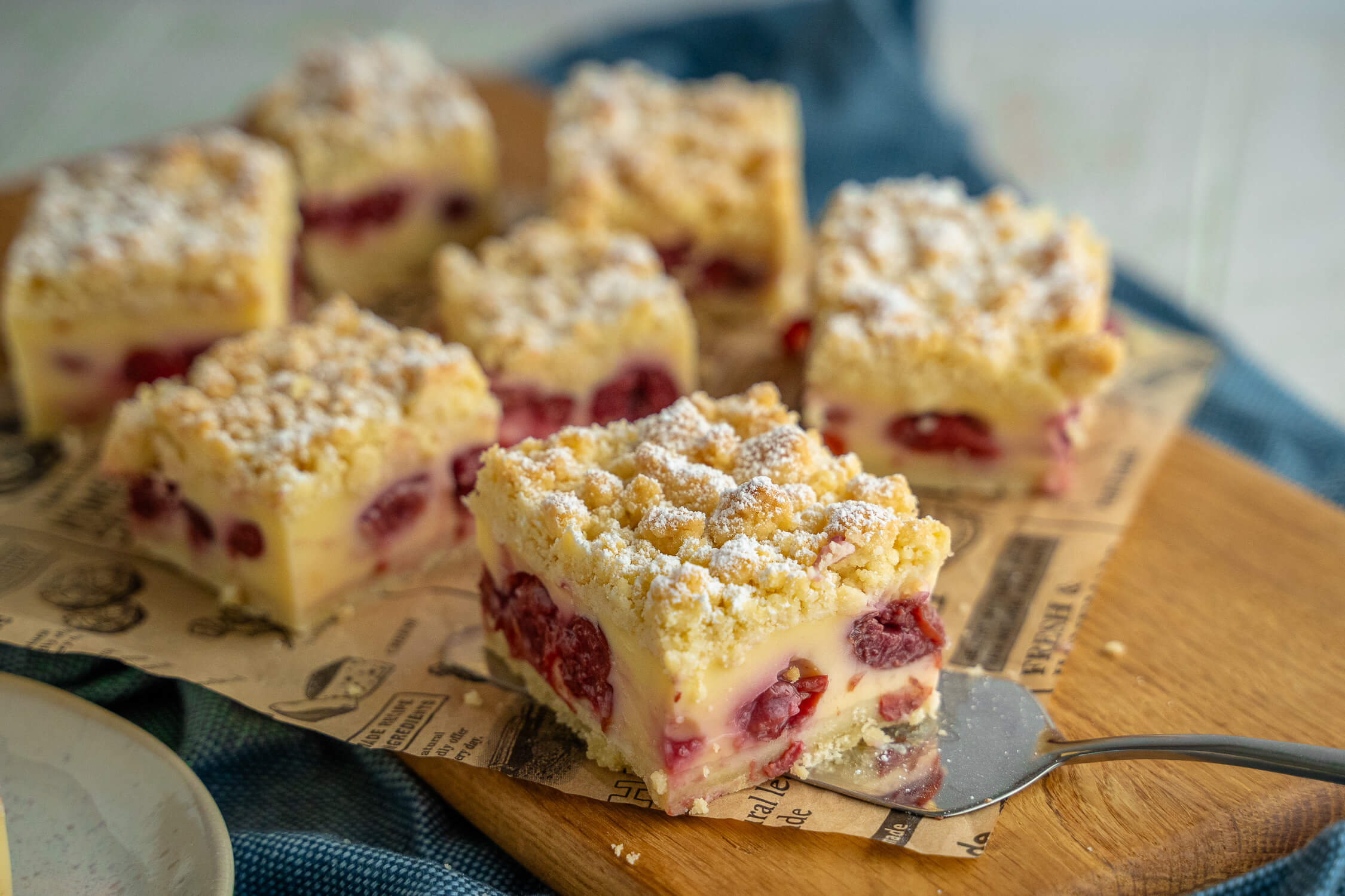 Kirschstreusel Kuchen mit Pudding