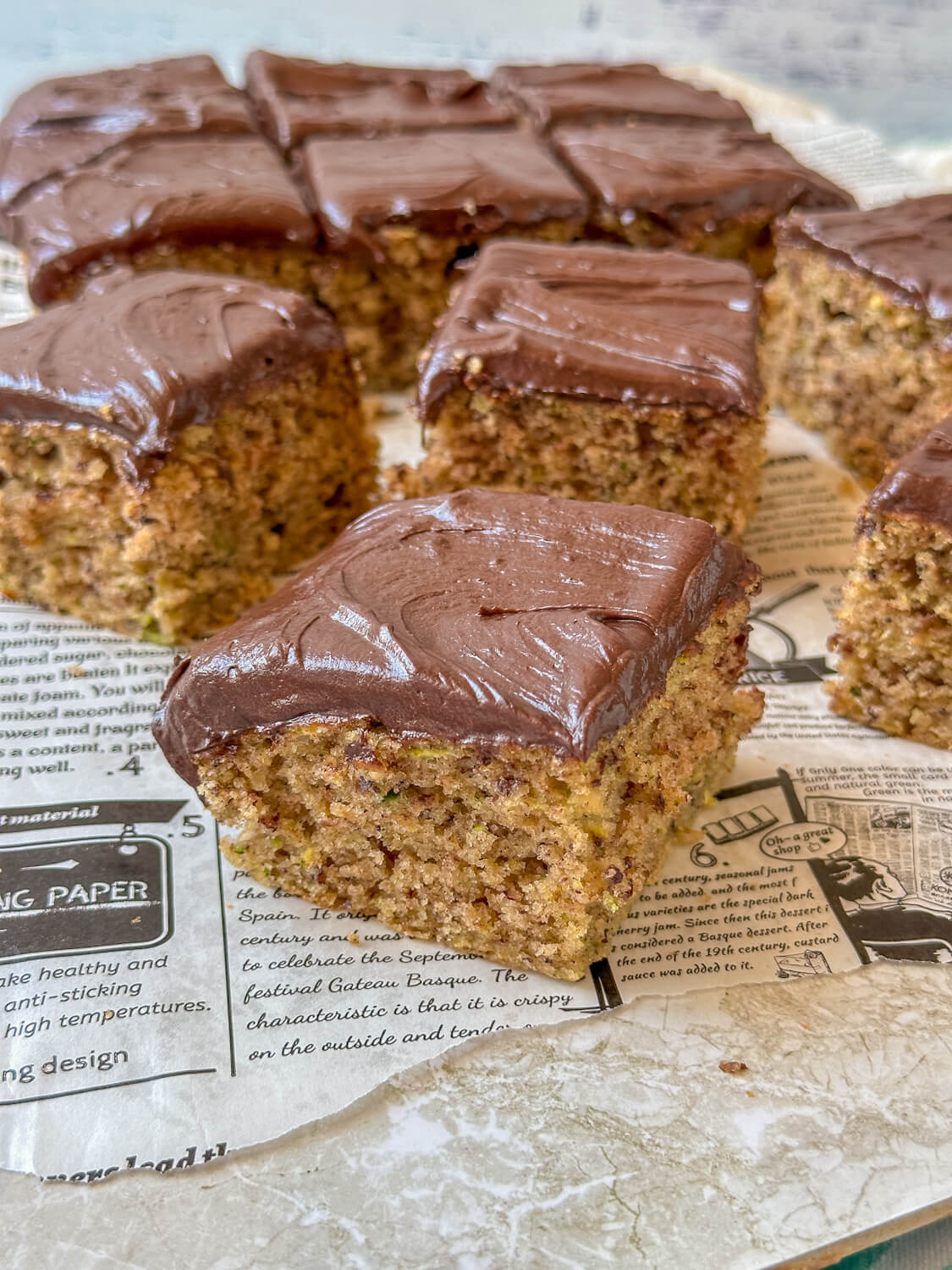 Zucchini Nusskuchen mit Schoko-Frosting