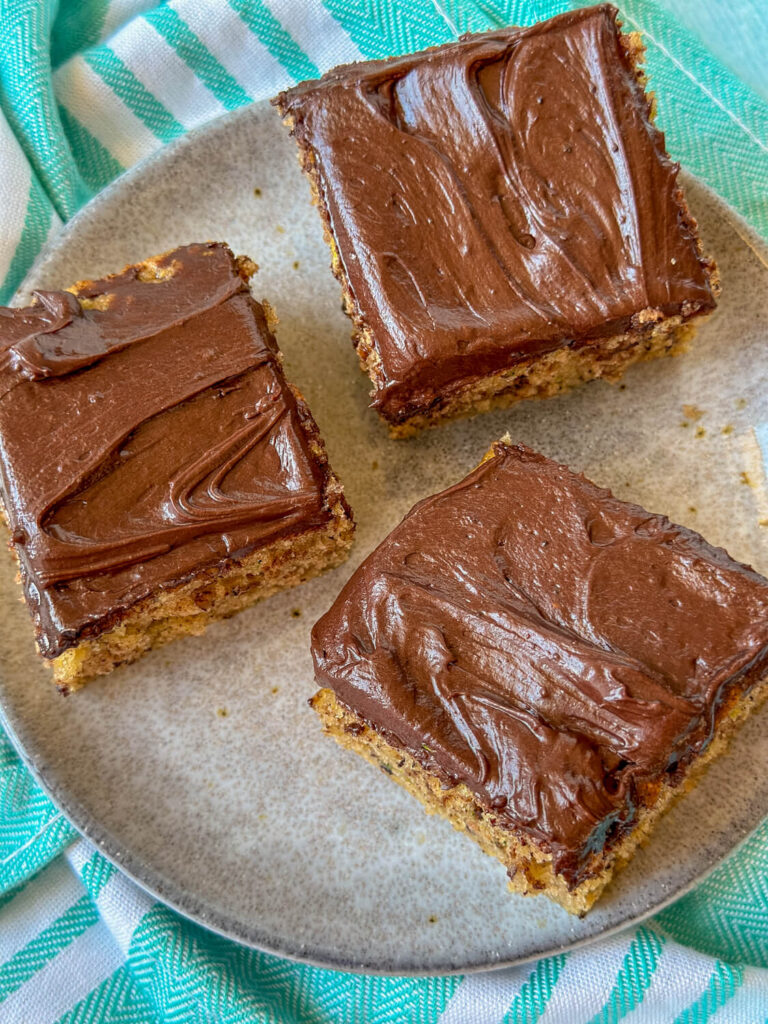 Zucchini Nusskuchen
